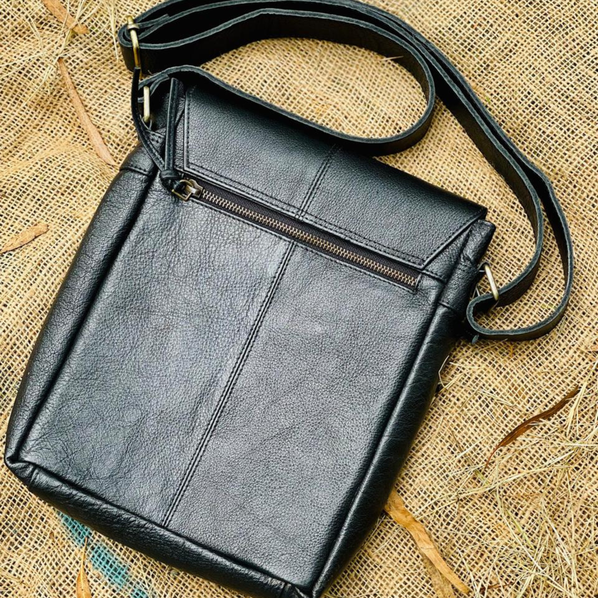 Cross body bag- Big Black