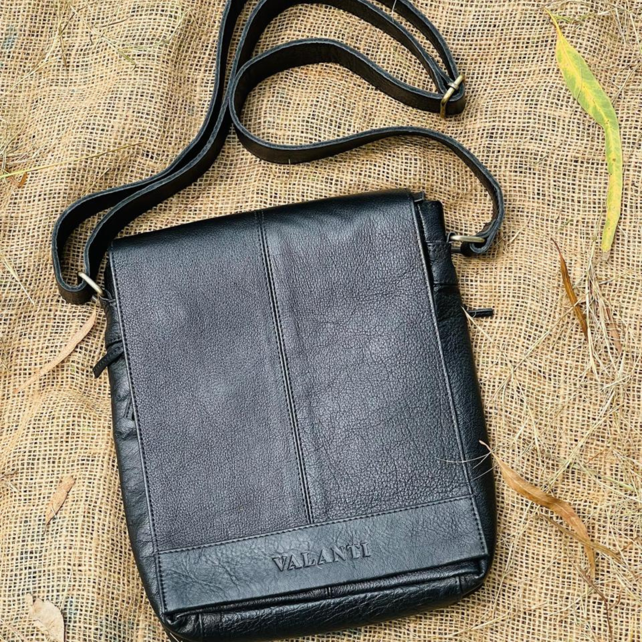 Cross body bag- Big Black