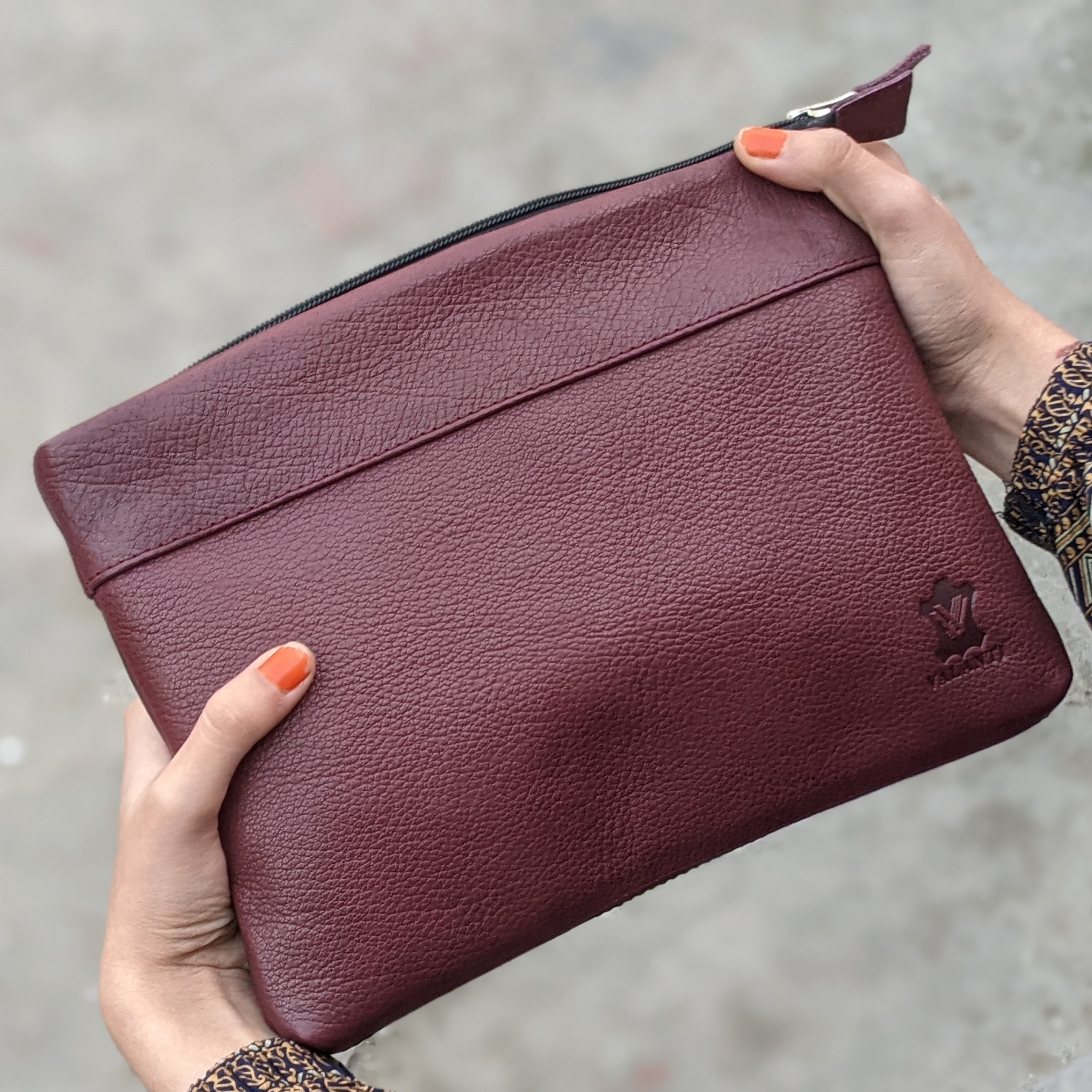 Hand pouch-Maroon